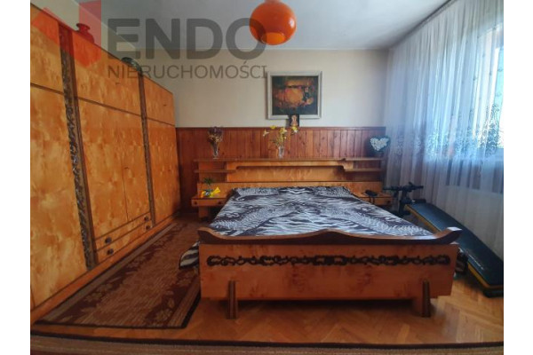 wrocławski, Sob&oacute;tka, Dom z dużym bud. garażowym, blisko rynku, Sob&oacute;tka